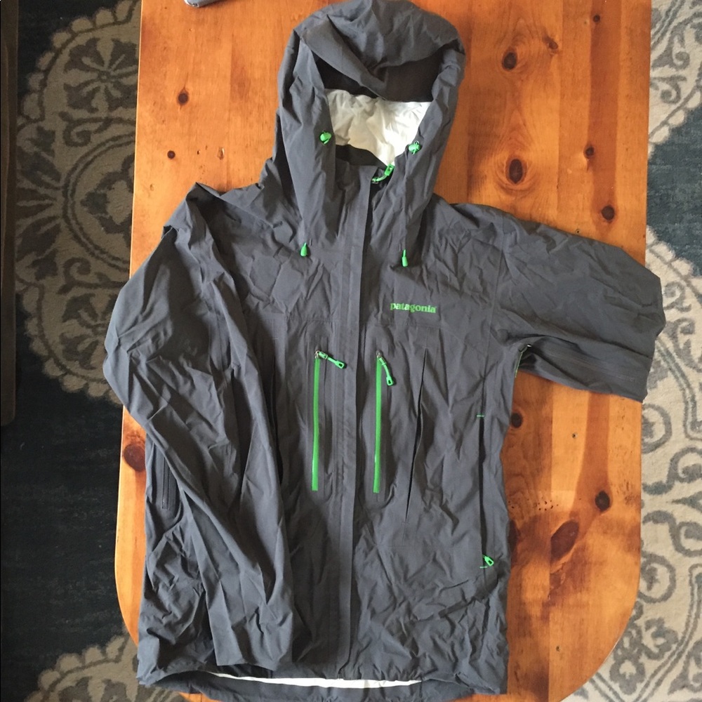 Patagonia rain jacket (Troposphere jacket) EUC